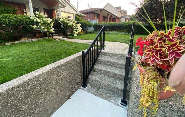 Deck Railing Welland-Aluminum-Railing-Glass-Railing-Pool-Railings-Balcony-Railings-Banister-Railings-Porch-Railings-Frameless-Glass-Railing