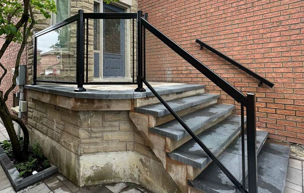 Deck Railing Ancaster--Aluminum-Railings-Glass-Railings-Pool-Railings-Balcony-Railings-Banister-Railings-Porch-Railings