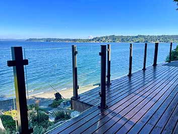 Deck Railings Barrie-Glass Deck Railing-Frameless Glass Railing-Aluminum Railings-Glass Railings-Pool Railings-Balcony-Railings-Banister-Railings-Porch Railings