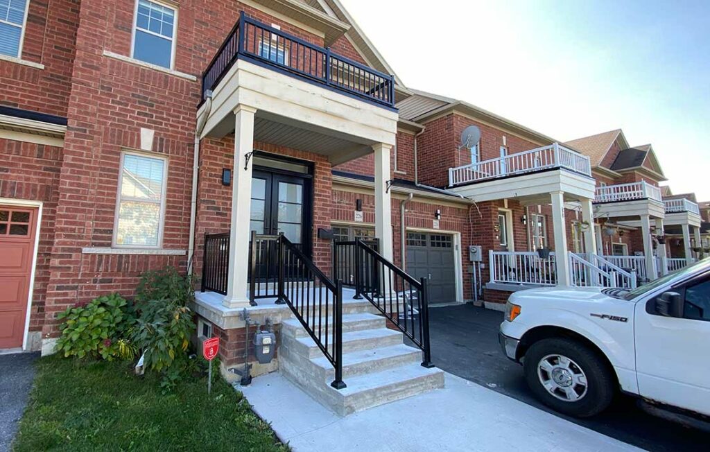 Deck Railing Caledon--Aluminum-Railings-Glass-Railings-Pool-Railings-Balcony-Railings-Banister-Railings-Porch-Railings-decks-and-railings-deck-with-railing-deck-with-rails